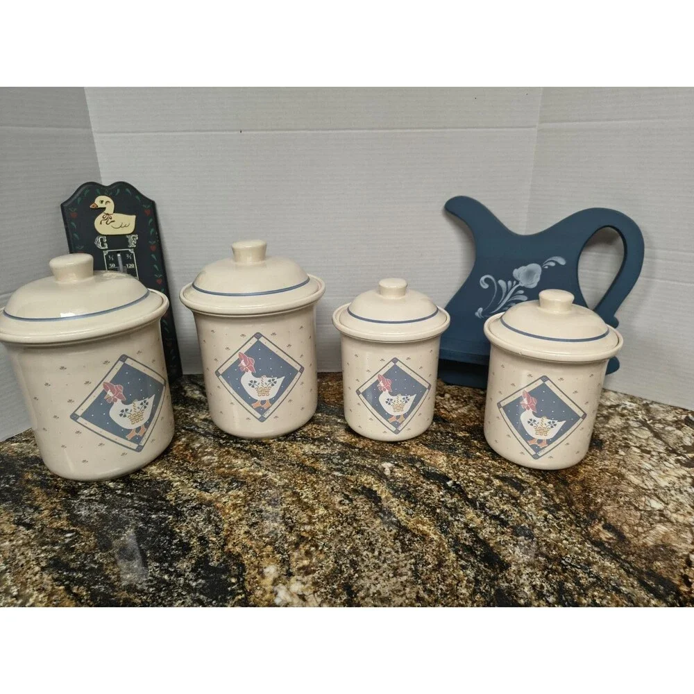 Set of four vintage Treasure Craft 